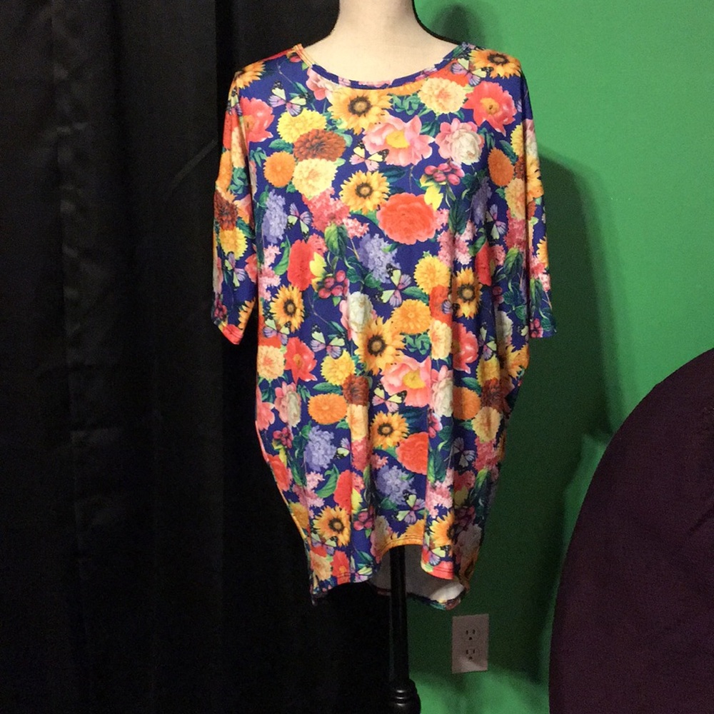 Lularoe Floral butterfly Irma Tunic